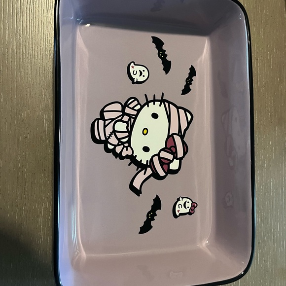 NWT Purple Hello Kitty Mummy Baking Dish - Picture 3 of 7